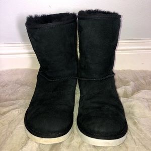 Ugg Short Boots - Women’s Size: 9